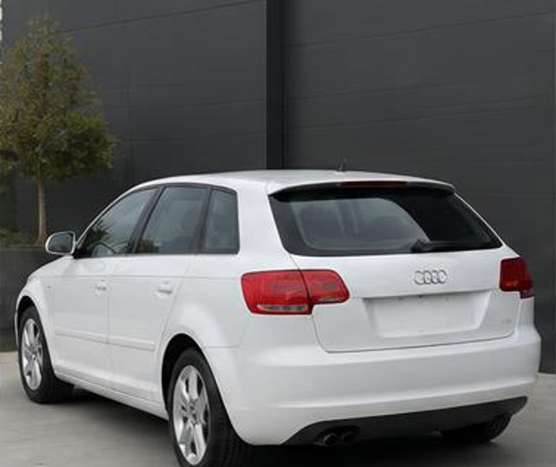 Audi A3 2007 branco — Traseira em ângulo. Imagem ilustrativa.